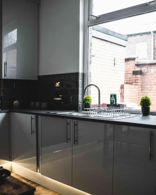 Comfortable Home In Bolton Farnworth Εξωτερικό φωτογραφία