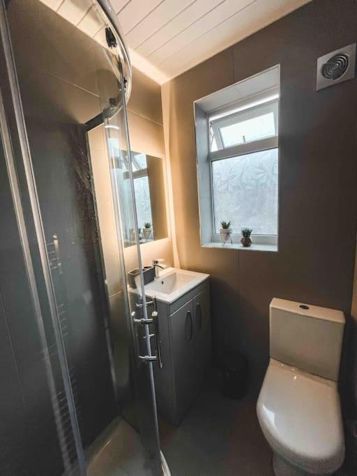 Comfortable Home In Bolton Farnworth Εξωτερικό φωτογραφία