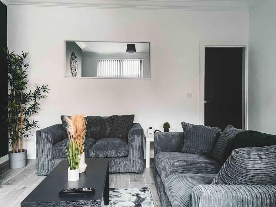 Comfortable Home In Bolton Farnworth Εξωτερικό φωτογραφία