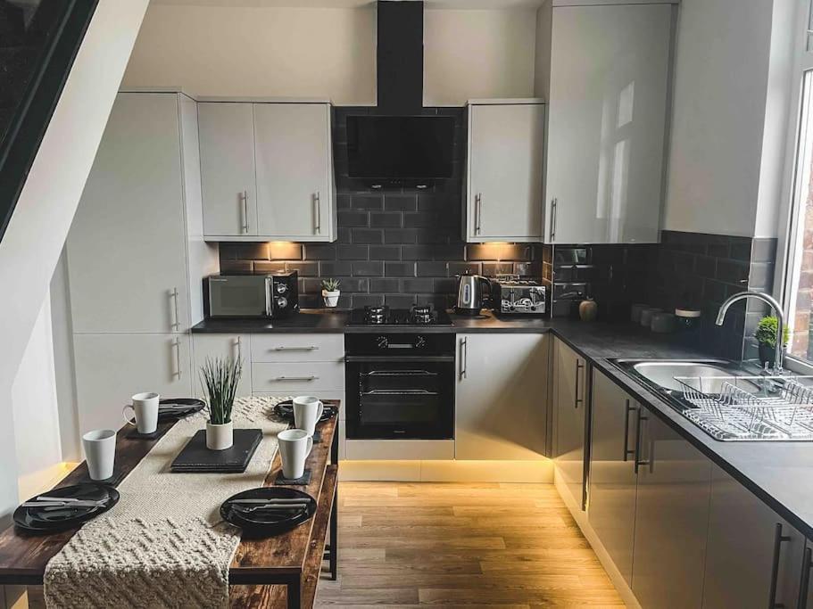 Comfortable Home In Bolton Farnworth Εξωτερικό φωτογραφία